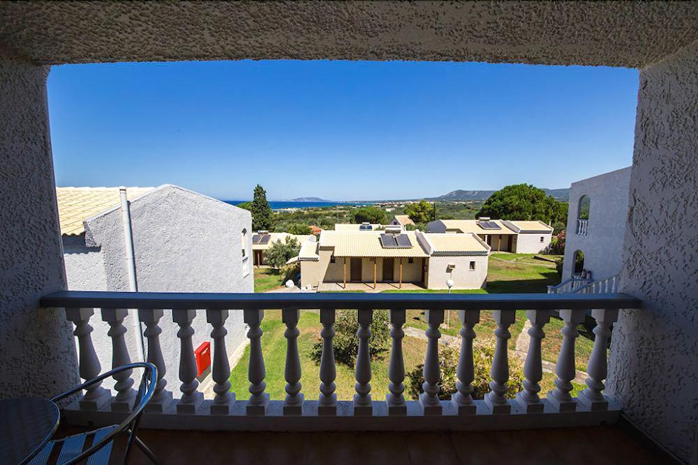 Hotel Navarone Petrochori  Buitenkant foto